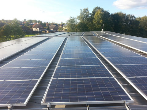 Dachinstallation Photovoltaik