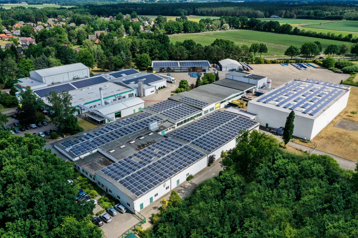 Unternehmen in Uelzen (749 kWp, knapp 2100 Module)