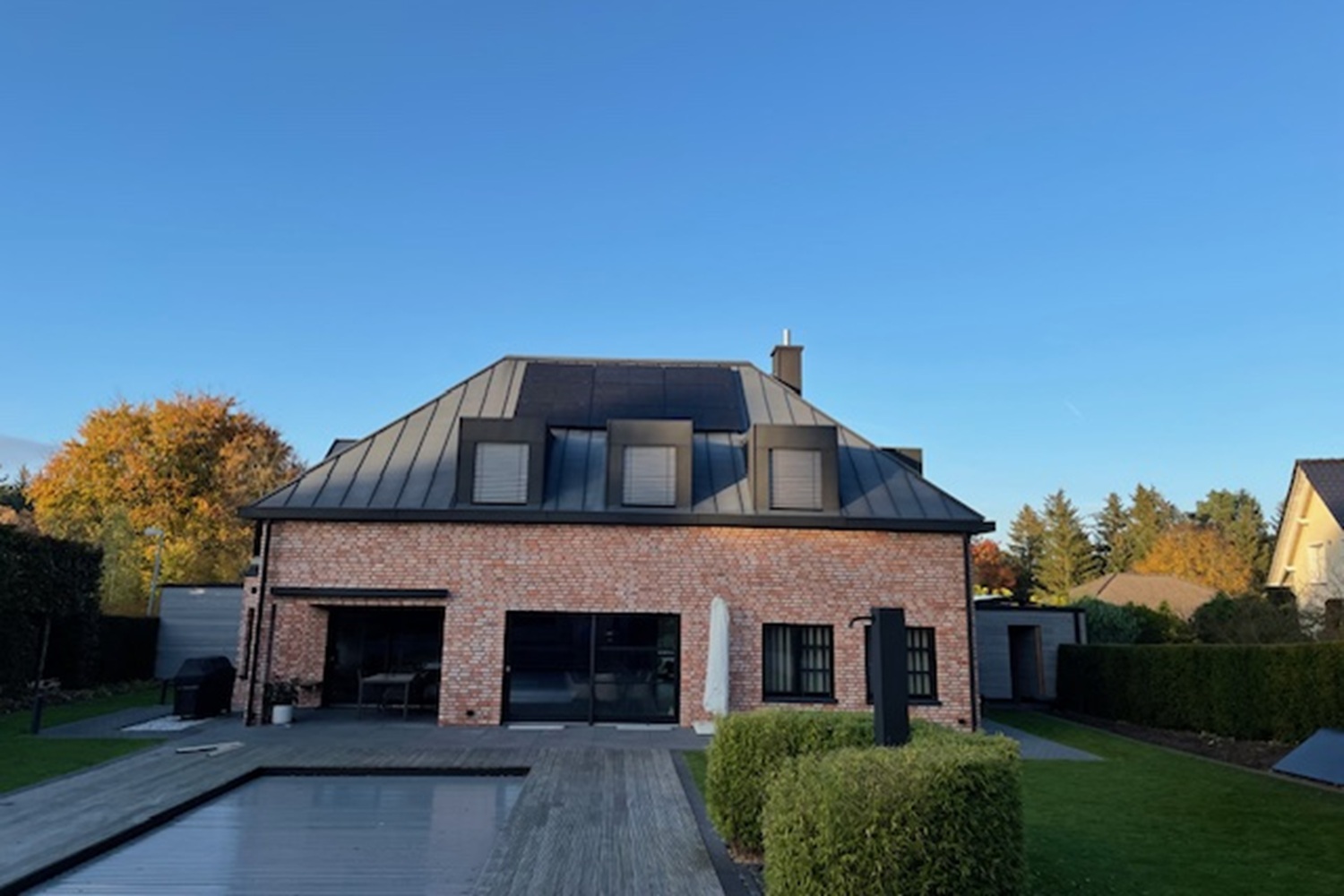 Raum Jesteburg mit PV auf Dach, Freifläche und Carport